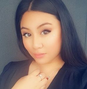 Meet your Posher, Marielle